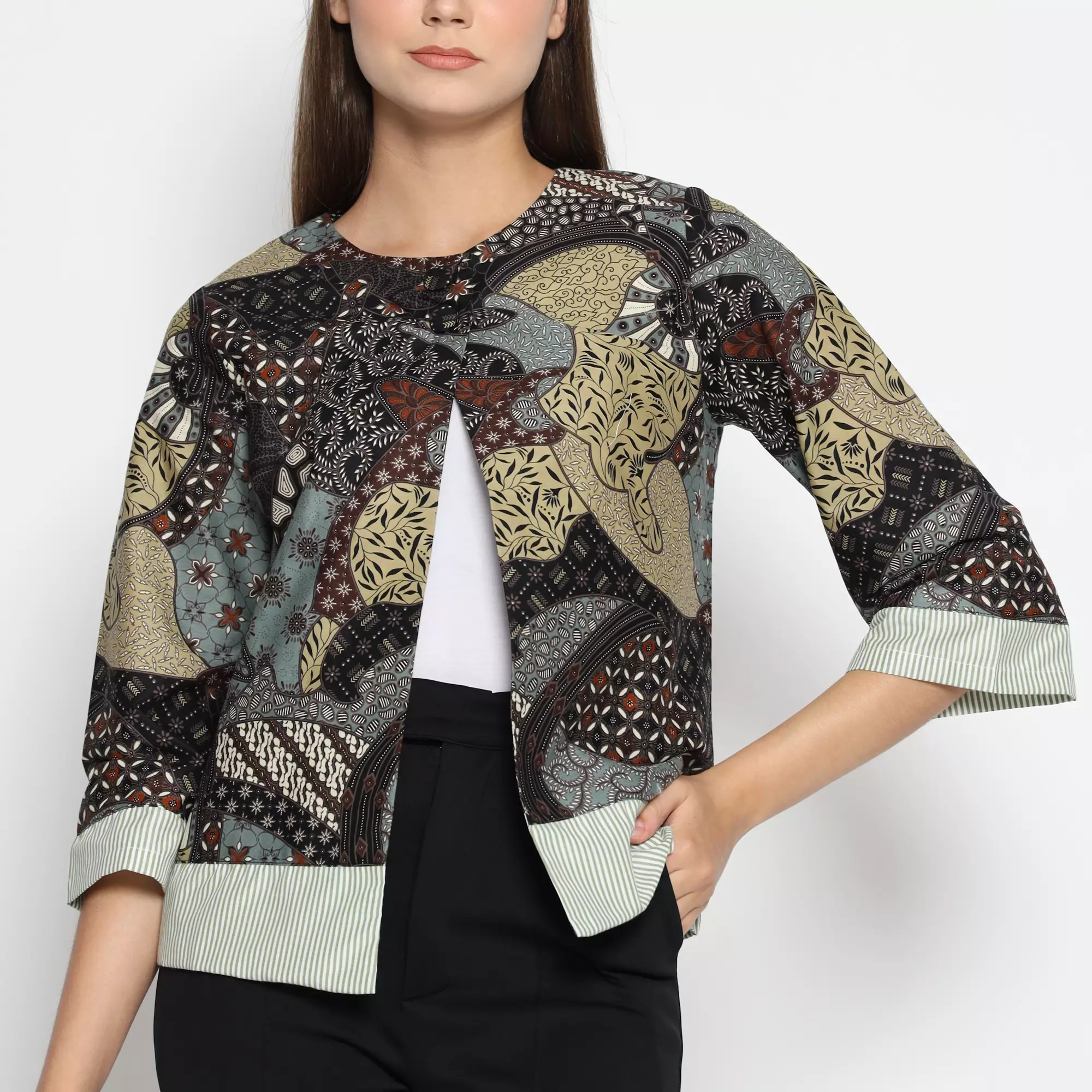 Blazer Batik Wanita - Bhatara Batik Jannah - Atasan Batik Modern Lengan Panjang