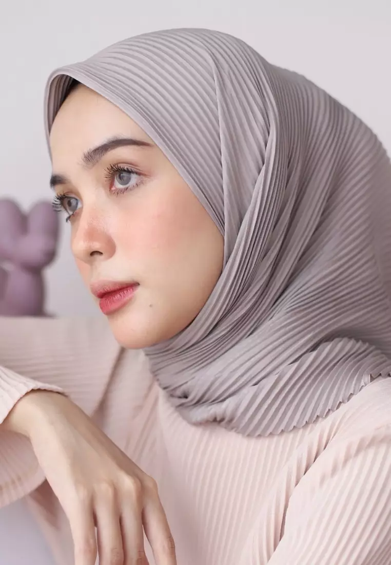 Geya Pleats Square Taupe