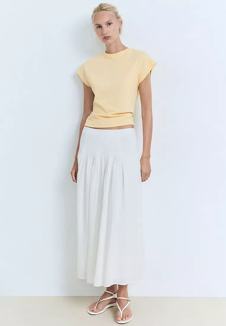 Short-Sleeved Fine-Knit Sweater