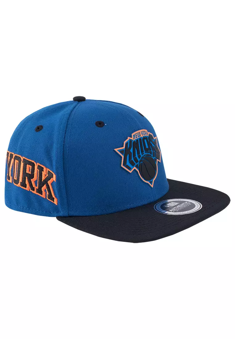 Real Hoops Patch Logo New York Knicks Mens Flex Fit Flat Cap