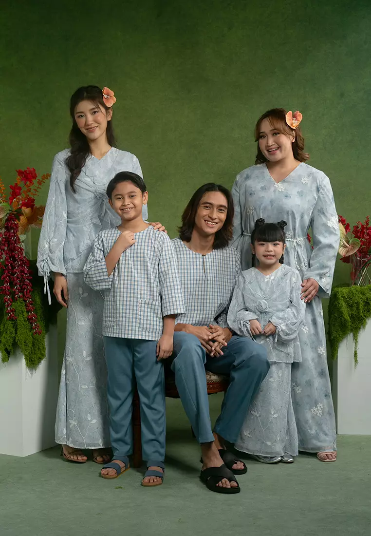 Rosé Embroidered Kurung with Lace Set