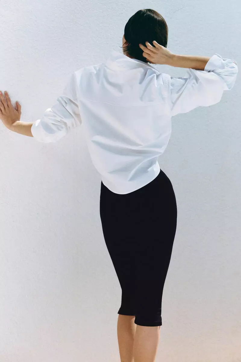 Crease-leg Capri leggings