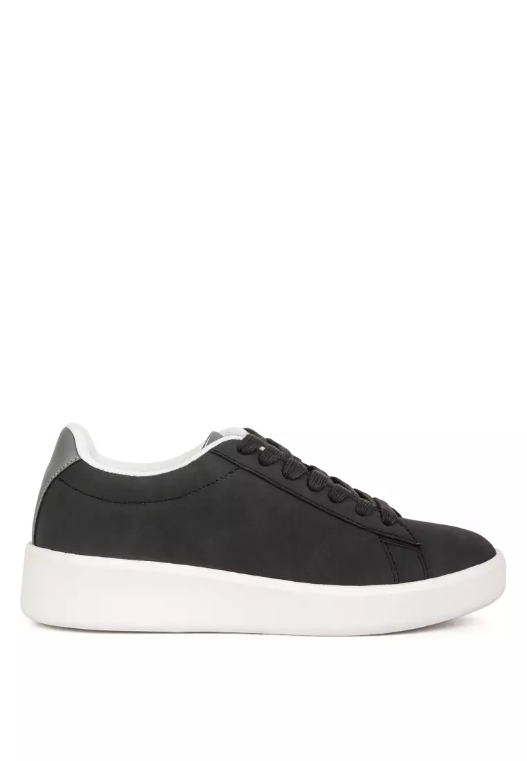 White sneakers clearance with black laces