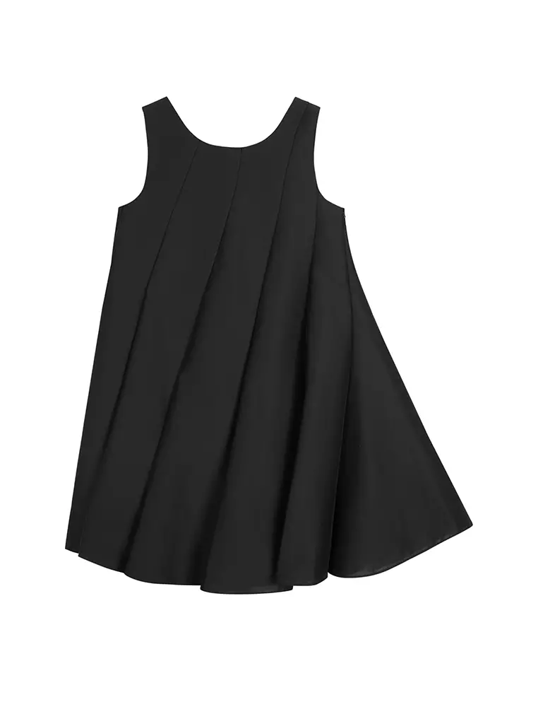 sleeveless dress