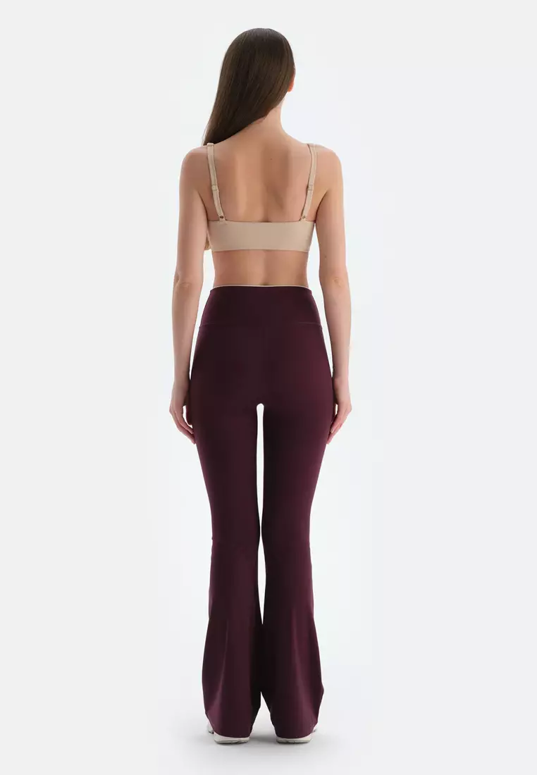 Beige Sports Bra, Scoop Neck, Slim Fit, Full-Cup, Non-wired, Sleeveless Activewear for Women