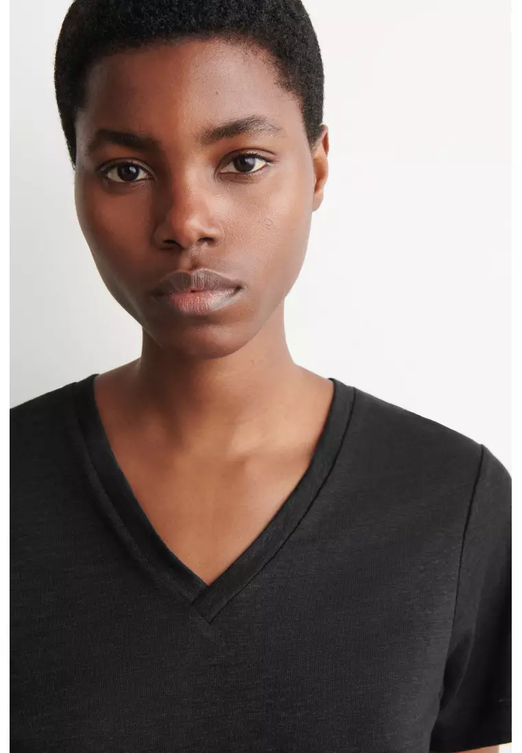 V-NECK LINEN T-SHIRT