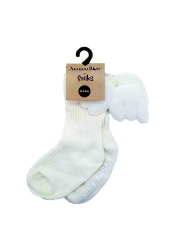 AKARANA BABY white Winged Socks (White) 023A4KA4655CF2GS_1