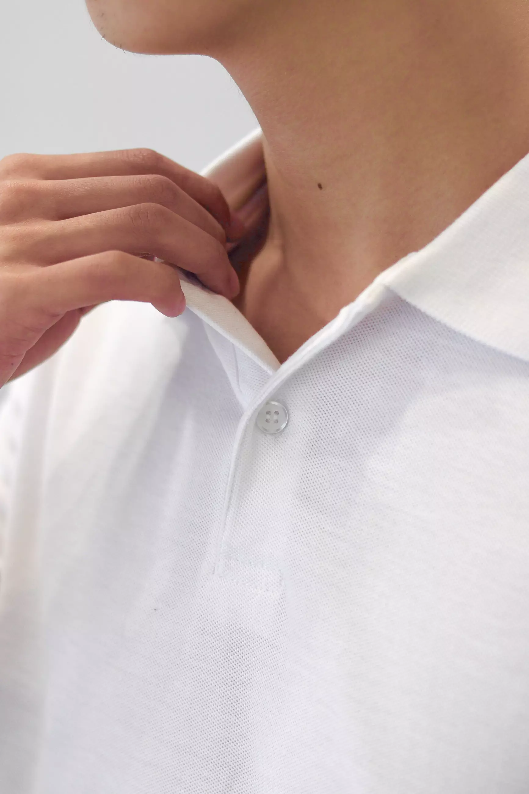 Kale Park White/ Kaos Polo Pria Lengan Pendek Kerah / Polo Shirt Slim Fit