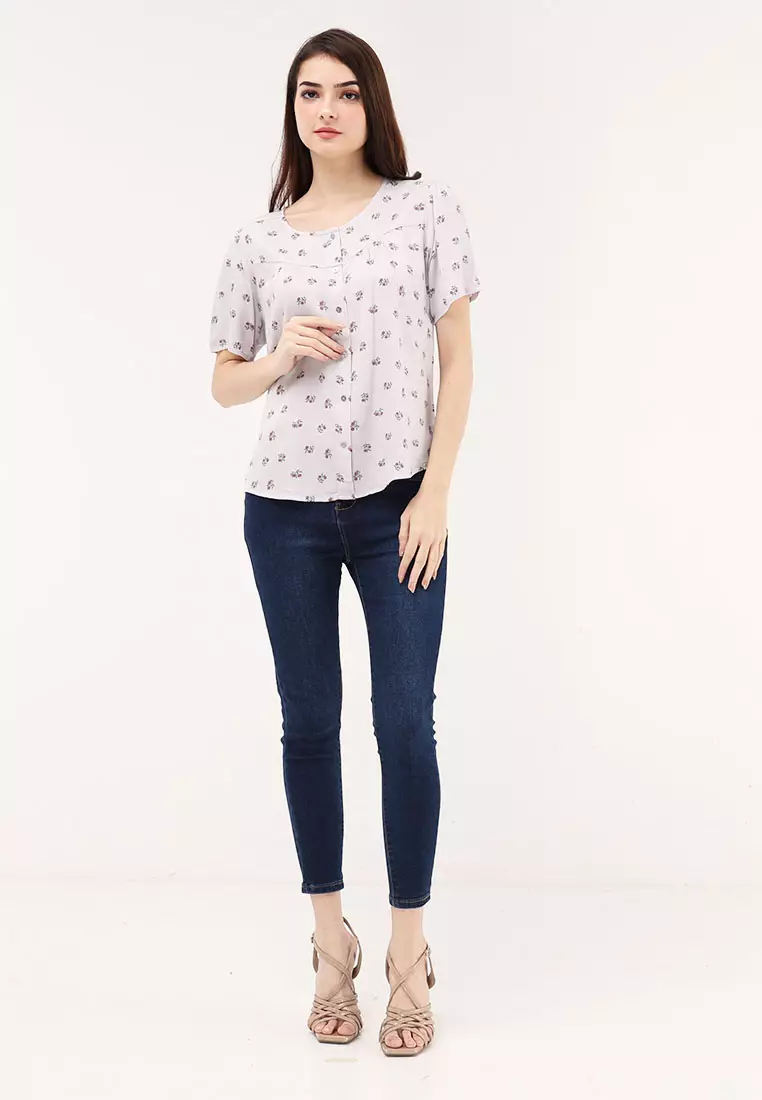 Short Sleeves Roundneck Blouse