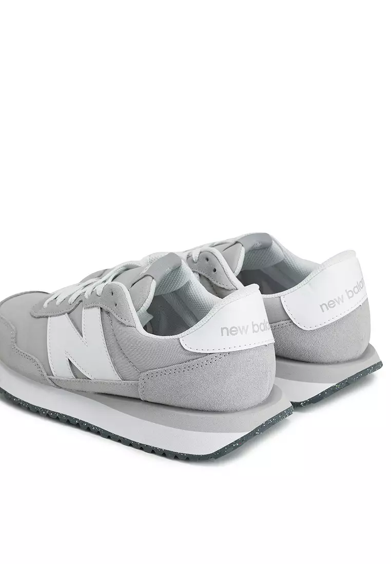 237 Classic Lifestyle Shoes