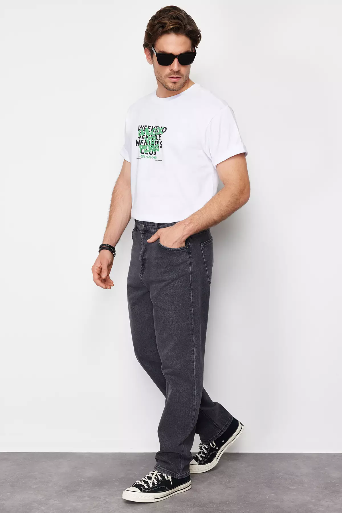 Straight Cut Jeans