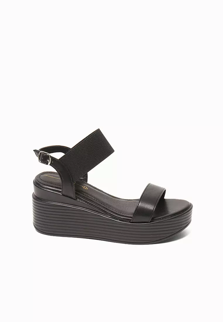 Discount on Cln  shoes - SKU: Filippa Wedge Sandals