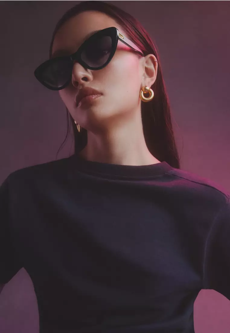 Tempted Sunglasses - Black/Smoke