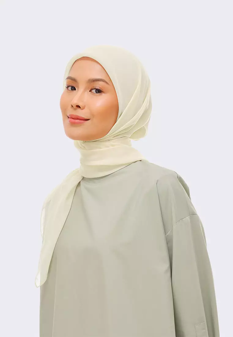 Ria Miranda Broken White Rarina Scarf