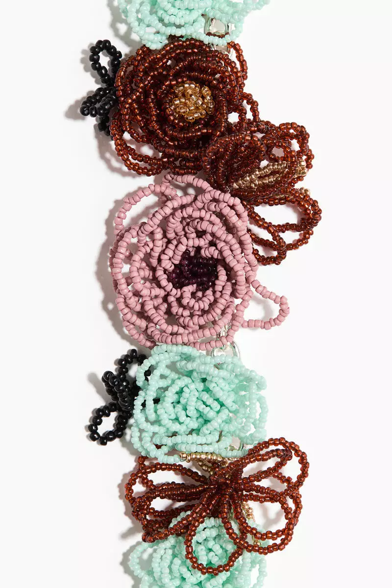 Flower-detail necklace