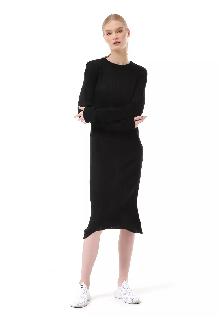 Adela Dress Rajut Tunik Wanita Motif Polos Long Sleeve Relaxed Fit - Hitam