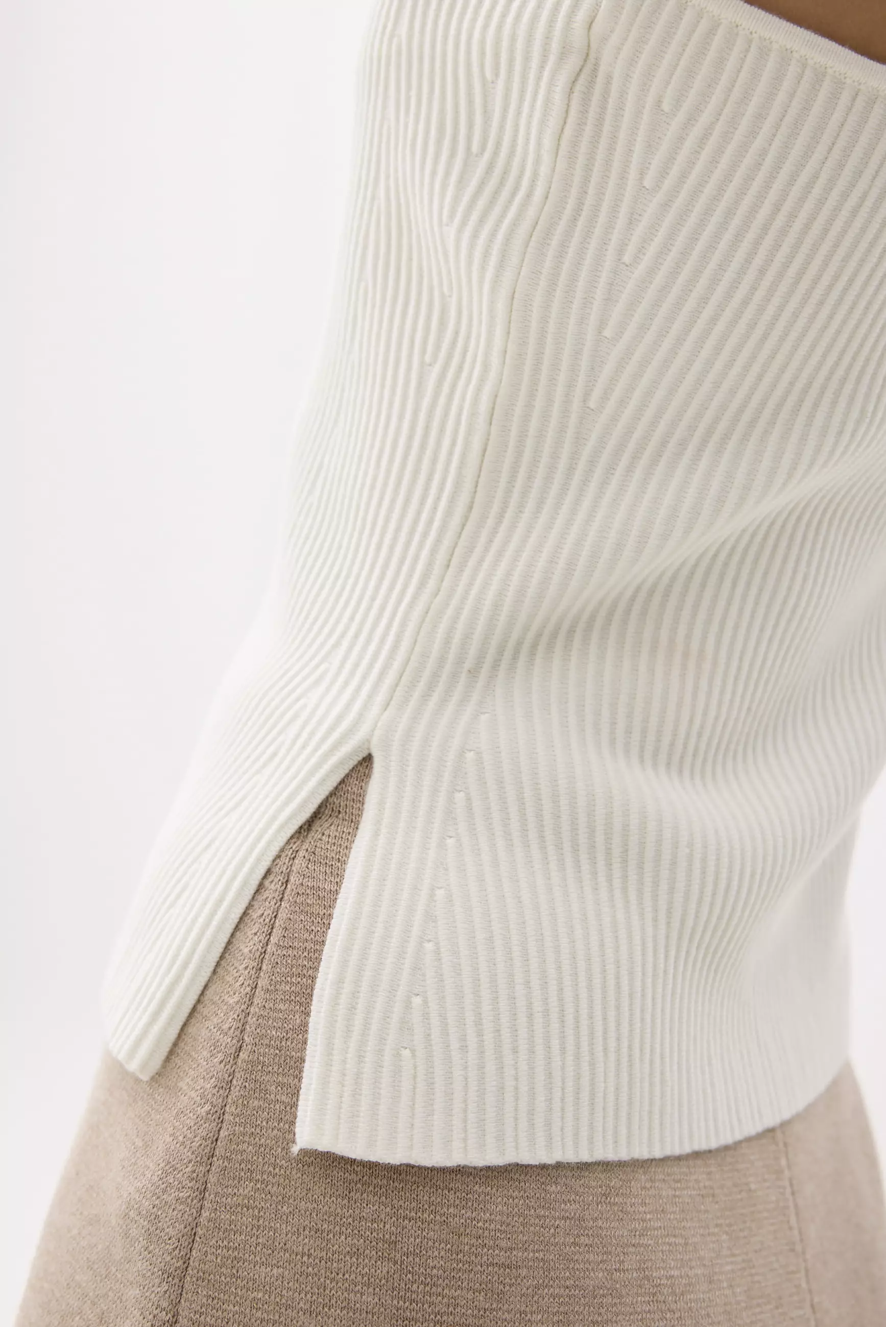 Atasan Wanita - Kendra Contour Knit Camisole Top