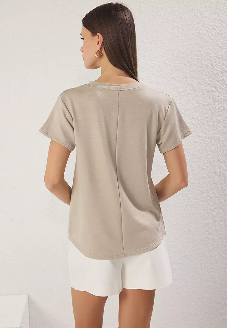 Beige V Neck Regular Pattern Knitted T-Shirt TWOSS25TS00196