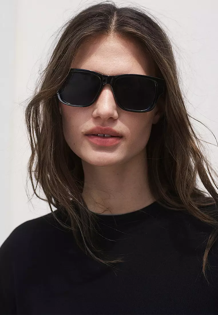 Short-Sleeved Fine-Knit Sweater