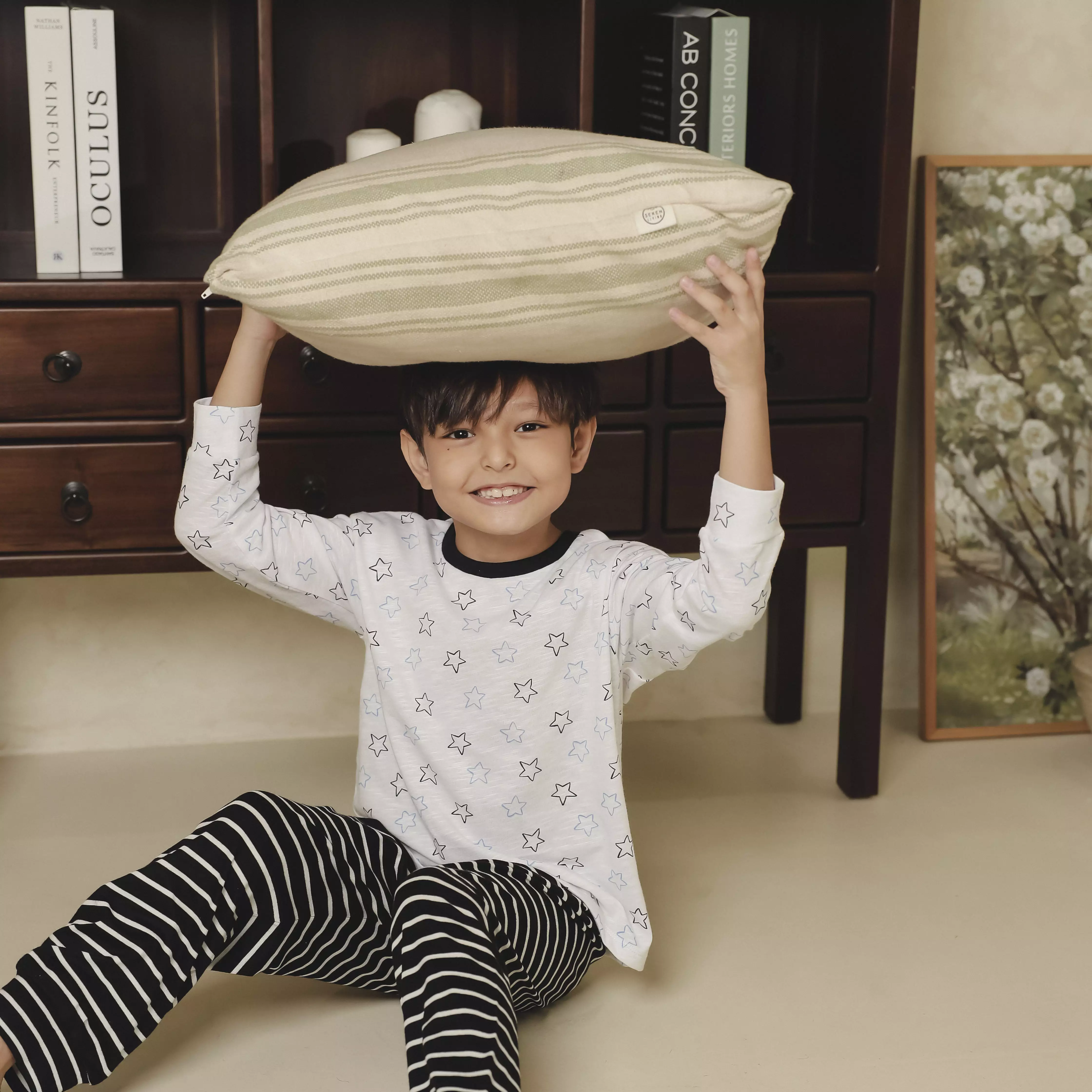 Pito Kids Set Piyama Panjang Anak Star Black 1-8 Tahun