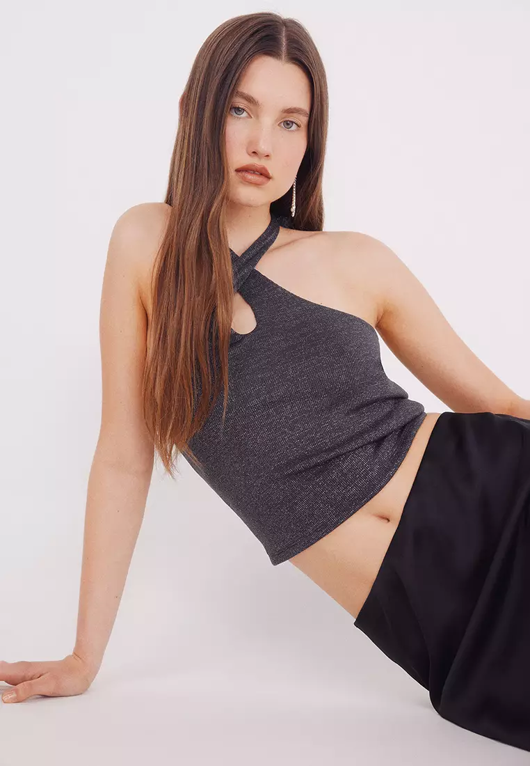 Halterneck Neckline Top