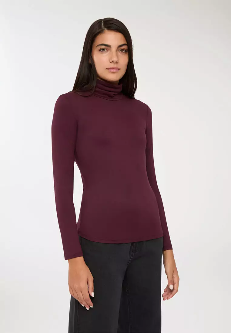 Woman Long-Sleeved T-Shirt