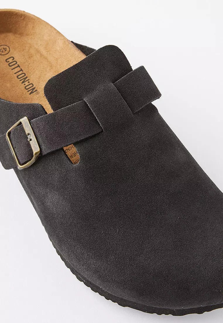 Closed Toe Buckle Slides