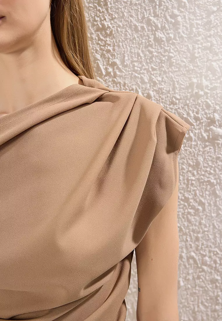 Stone Gather/Drape Detailed Flowy Asymmetric Collar Knitted Blouse TWOSS25BZ00024