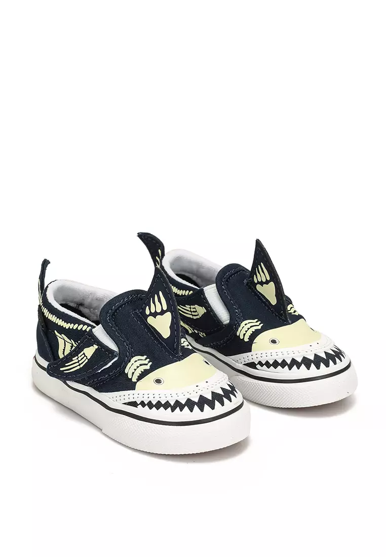 Buy VANS Classic V Shark Slip Ons Online ZALORA Malaysia