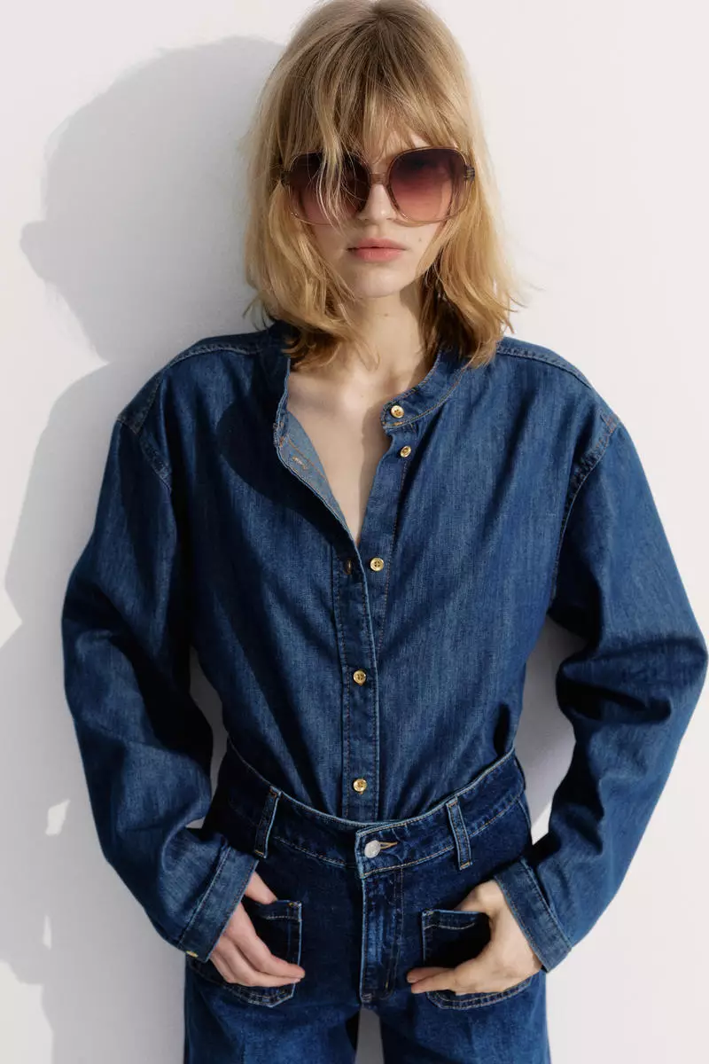 Loose-fit denim shirt