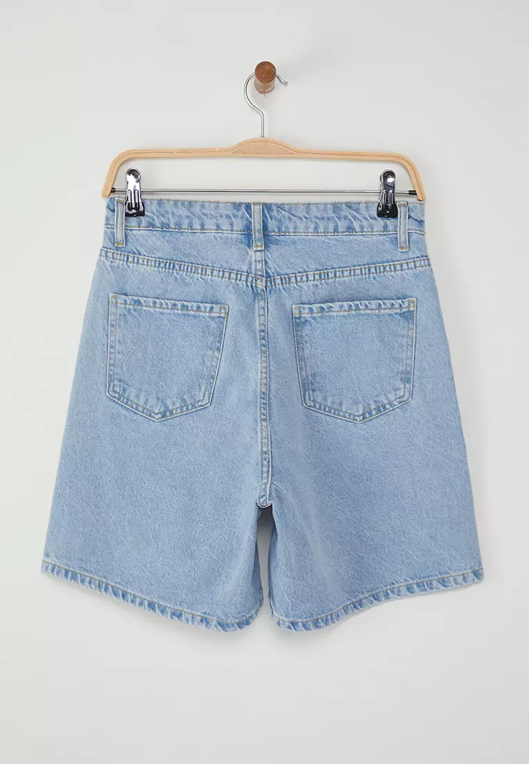 Light Blue Leg Slit Detail Regular Waist Denim Bermuda TWOSS25SR00148