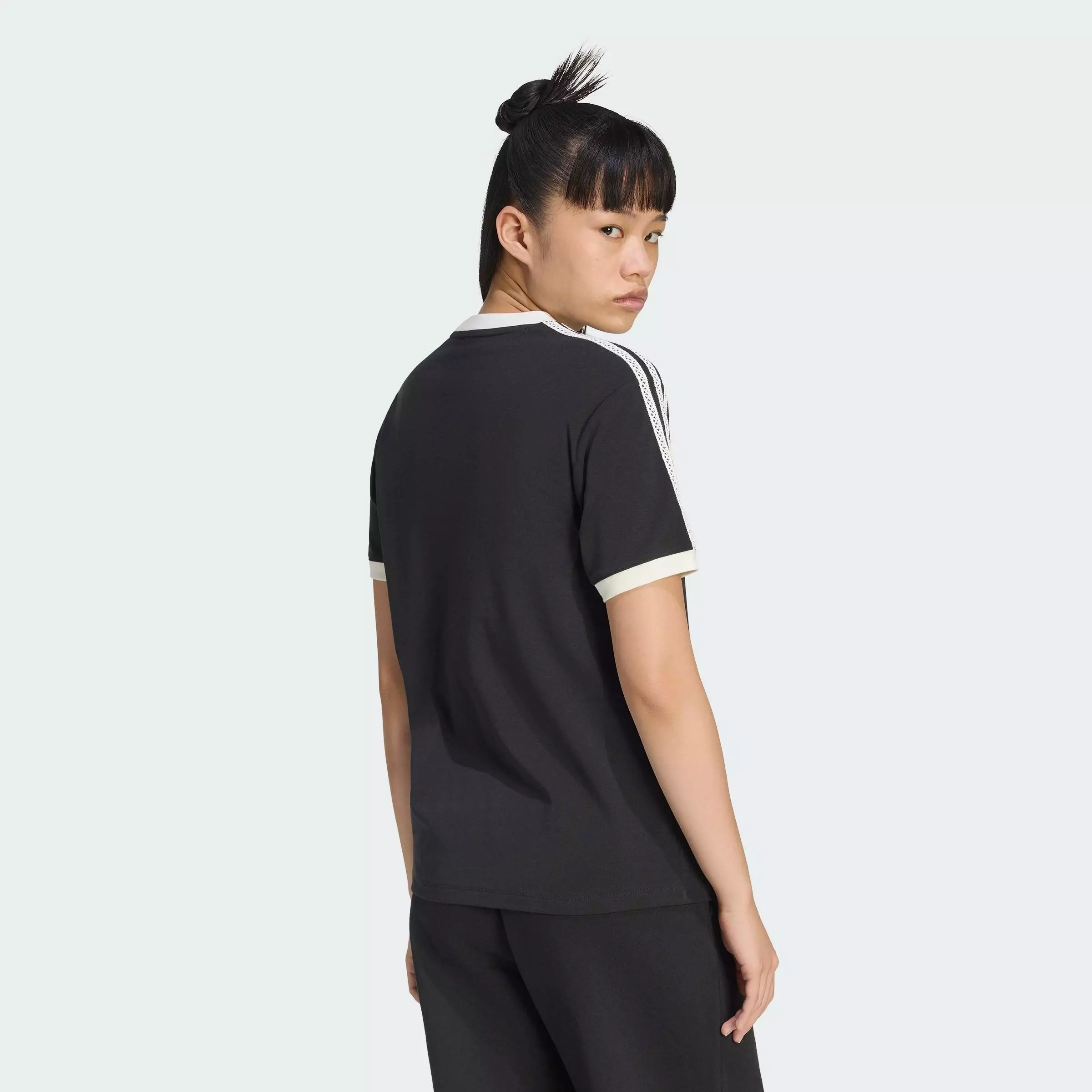 Lifestyle ORIGINALS SUMMER GLOW ADVANCED THREE STRIPES TEE Women Black KY8127