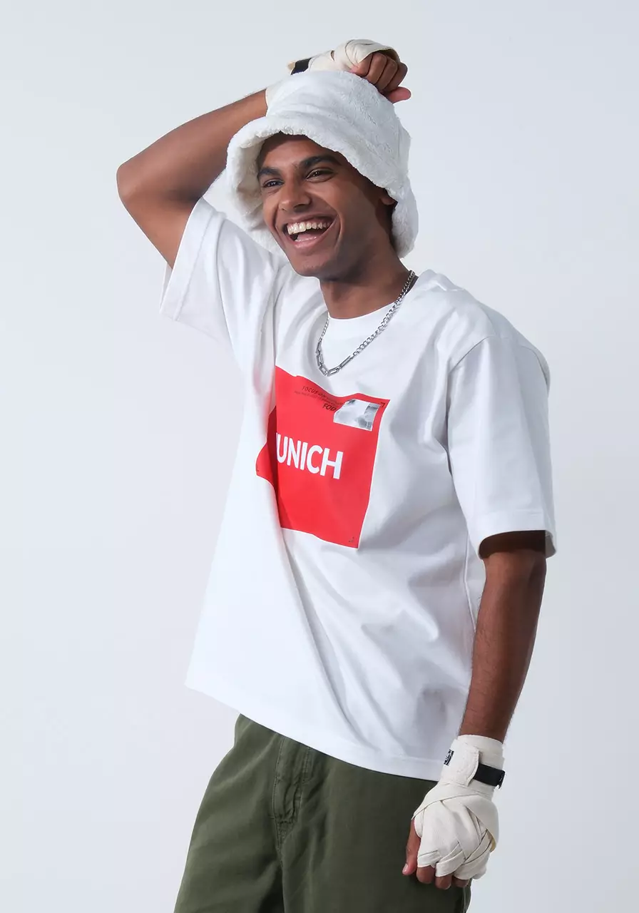 Kaos Pria Boxy Rhone White