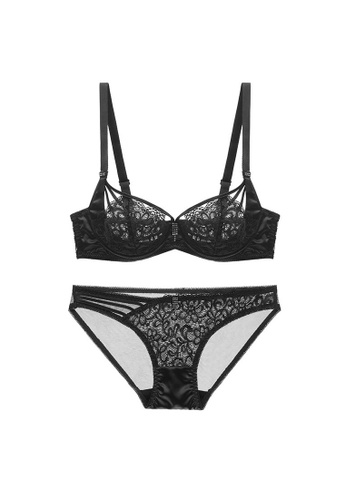 W.Excellence black Premium Black Lace Lingerie Set (Bra and Underwear) 9D550USF154B96GS_1