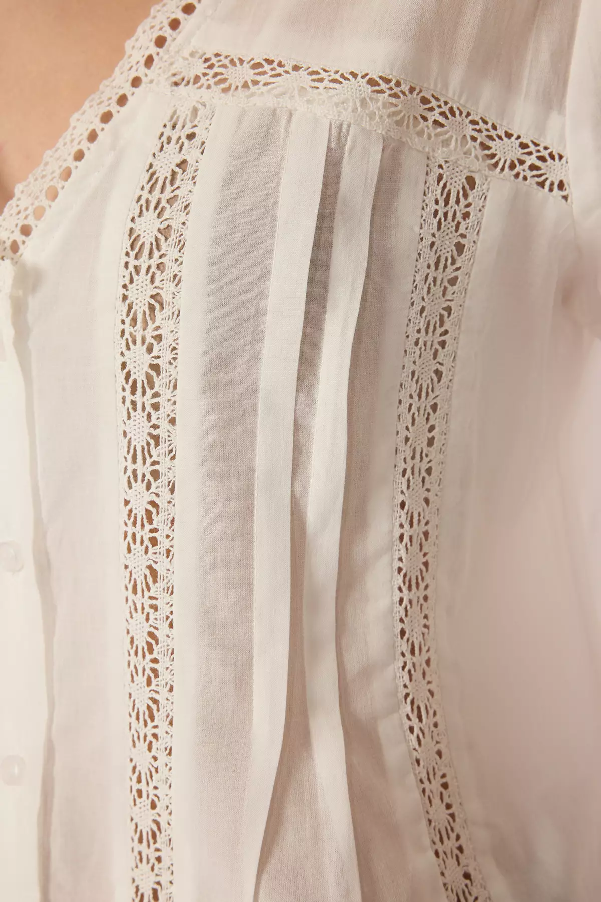 White Cotton Fabric Lace Detail Regular Regular Pattern Woven Shirt