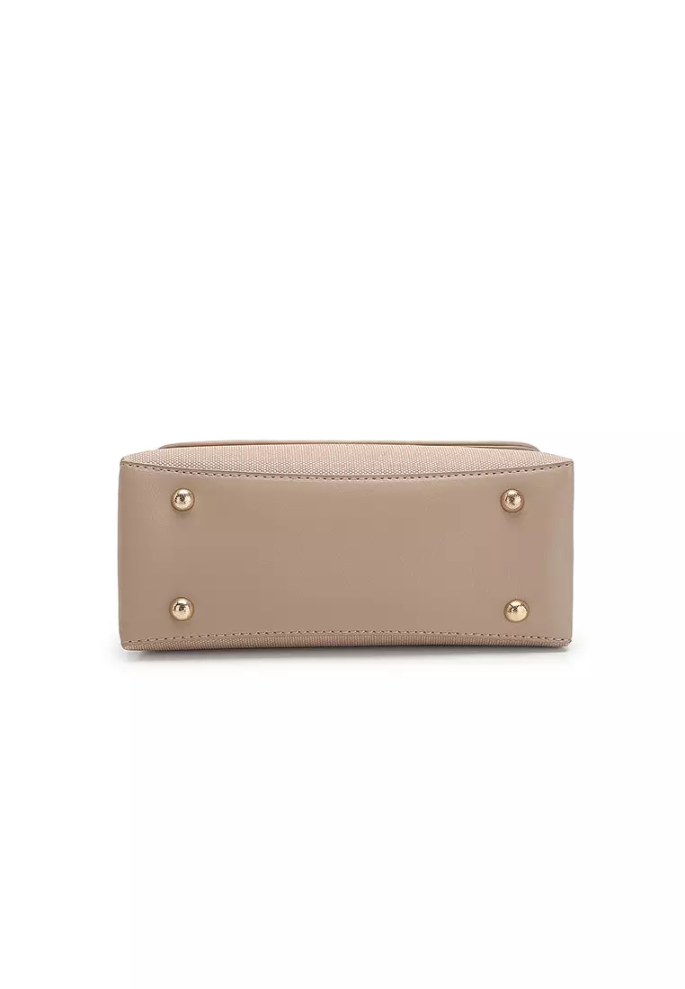 Women's Sling Bag / Crossbody Bag (Tas Selempang Wanita) - Krem