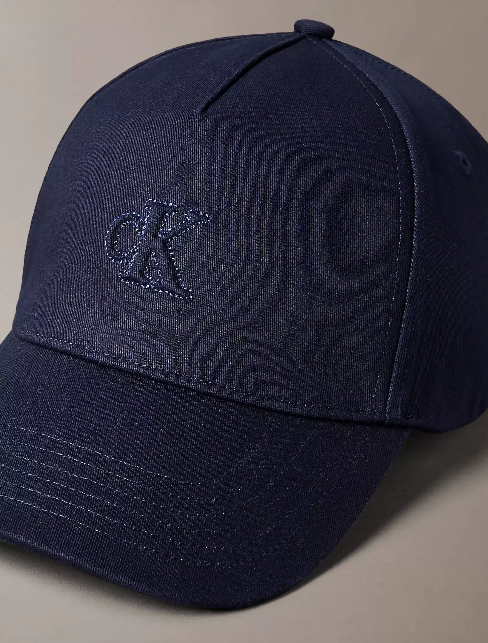 Calvin Klein - Monogram Shine Cap