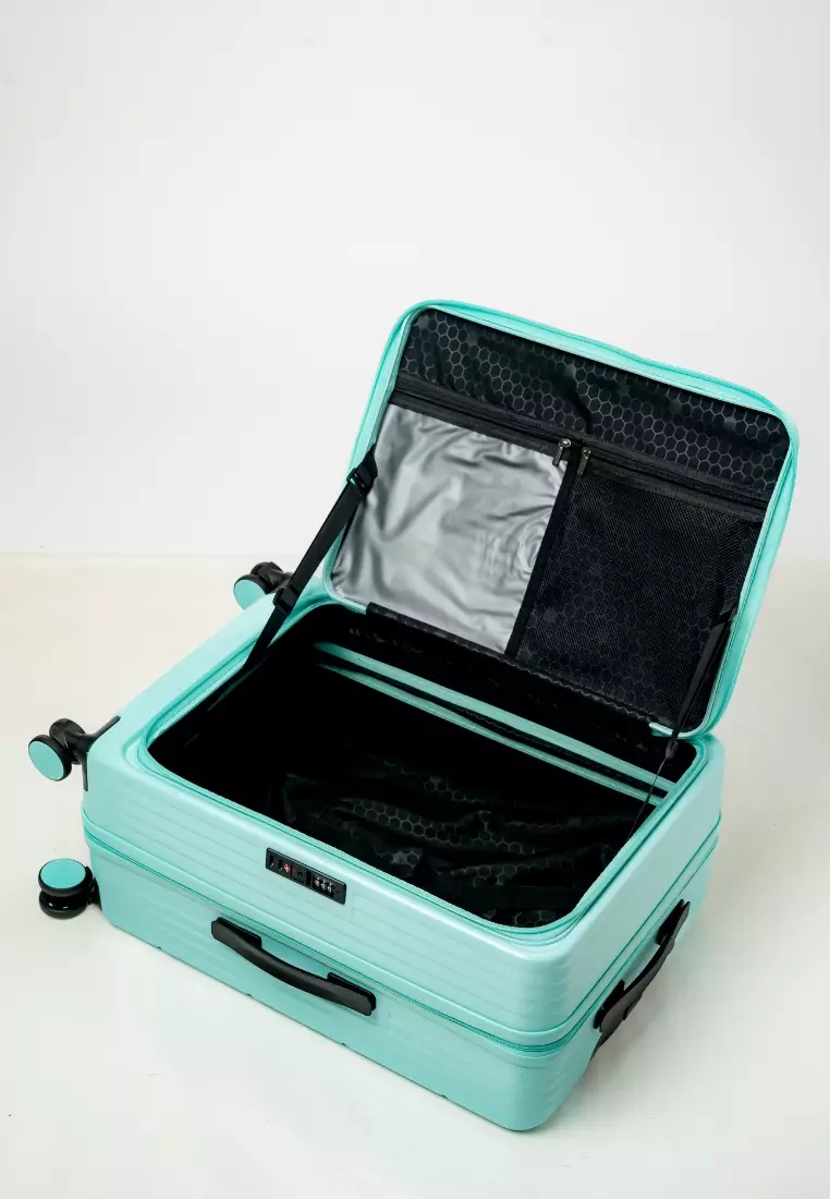 Alpha 4pcs Set 16,20, 24, 28"  Hard Case Luggage in Mint