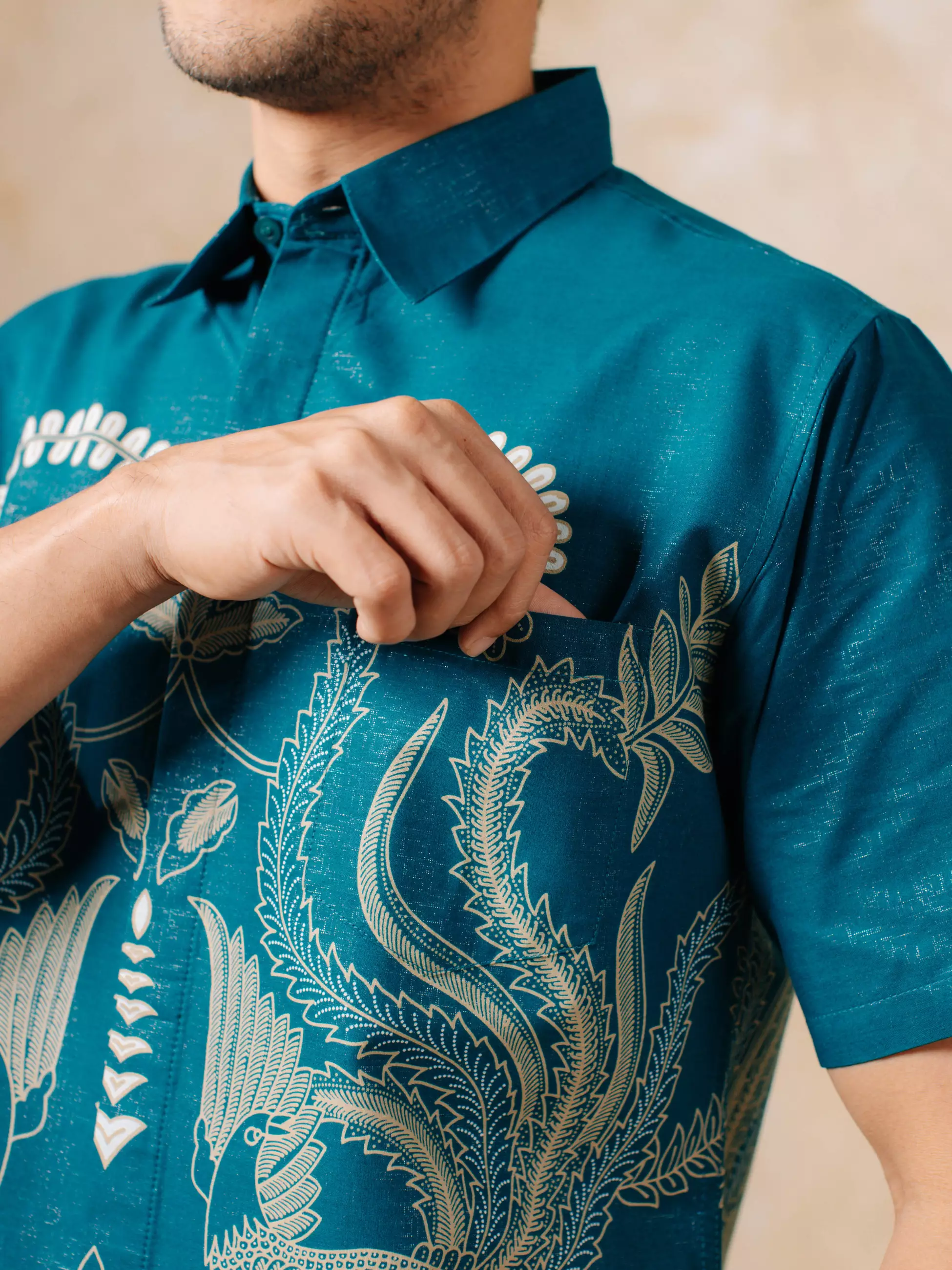 Avana by Adyatma Aria Turquise Kemeja Batik Slim Fit Tricot Pria Katun Foil