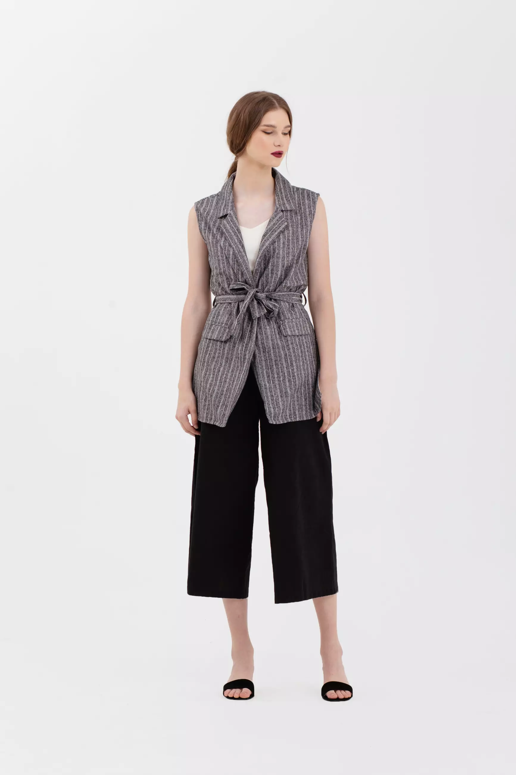 Sleeveless Blazer Wanita Treska Black Offwhite