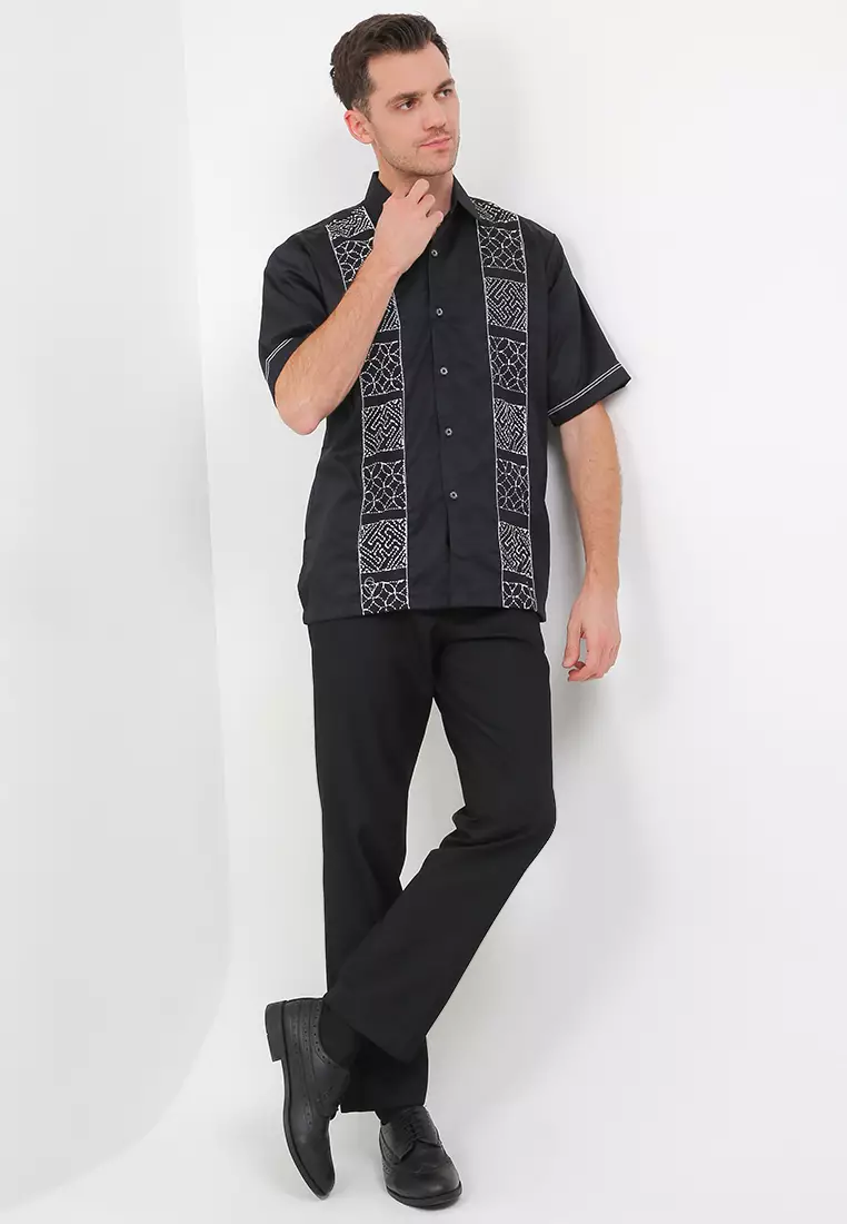 Baju Muslim Pria Kemeja Koko Lengan Pendek Regular Fit Motif Ar-Rofi'U