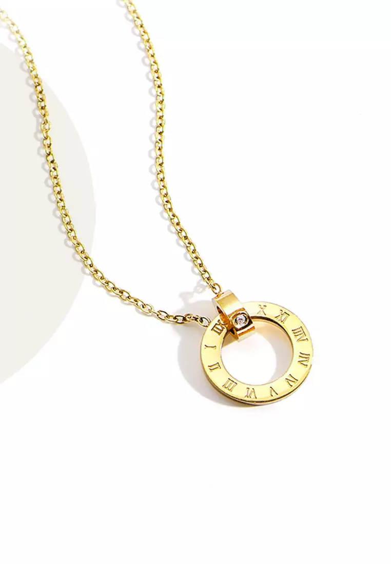 Artemis Interlocking Roman Numeral Ring Pendant Necklace in Gold
