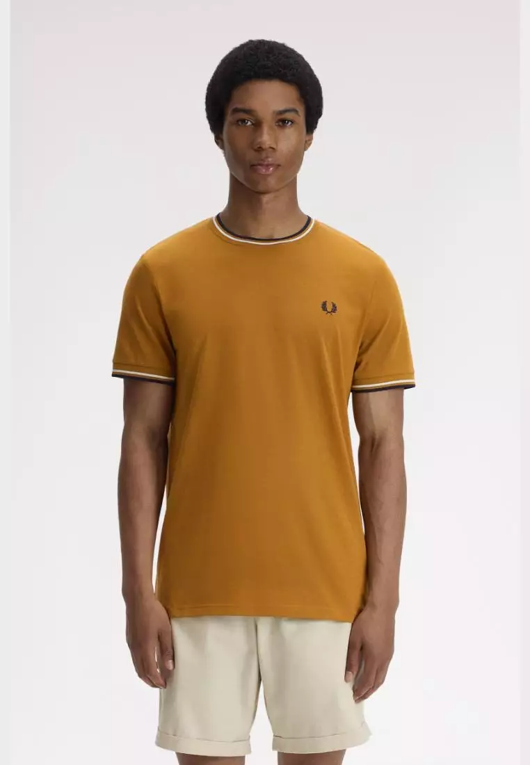 Fred Perry M1588 Twin Tipped T-Shirt (Dark Caramel / Ecru / Navy)