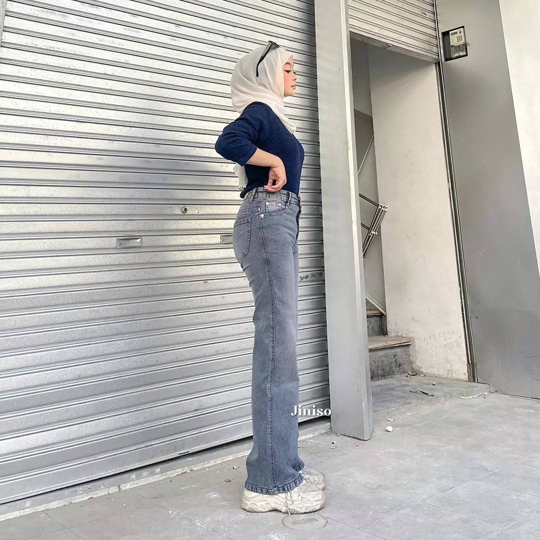 Highwaist Straight Jeans Loose Stretch 835 UNSEEN