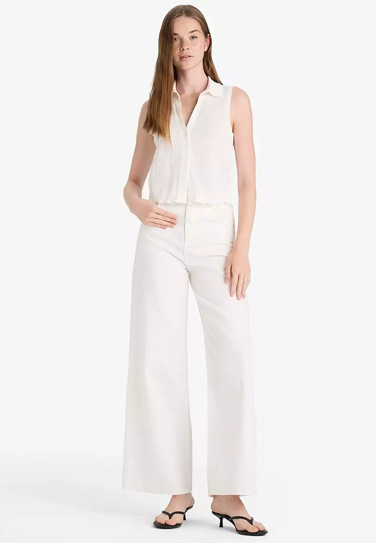 Fitted Shirt Collar Textured Sleeveless White Blouse F1018Ax25Sm
