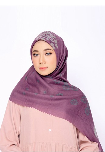 ZM multi BIA by Zaskia Mecca - Cordoba Berry Scarf Kerudung Segi Empat 39436AAD159282GS_1
