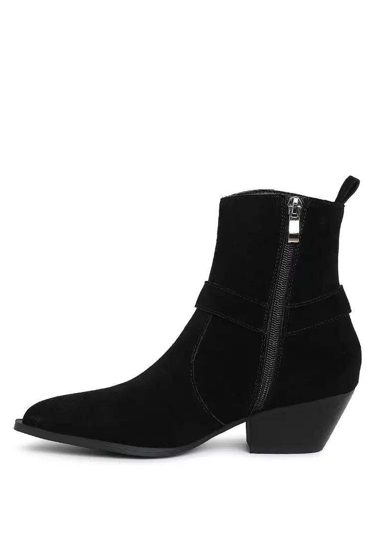 Sepatu bot pergelangan kaki detail tali kekang warna hitam