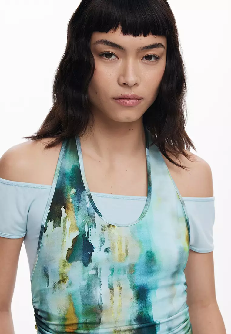T-shirt with detachable short sleeves