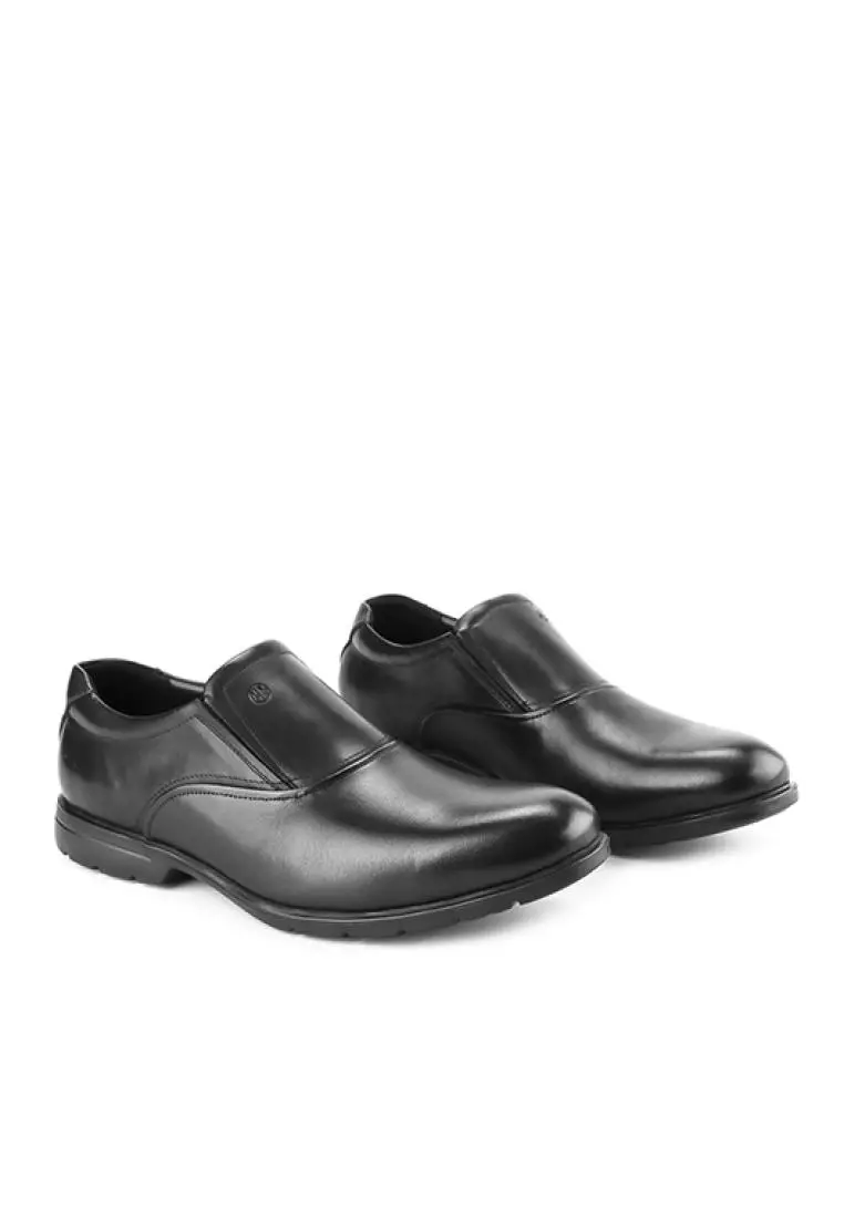Buy Hush Puppies Hush Puppies SLAVIO DRAKE SLIP ON in Black 2023