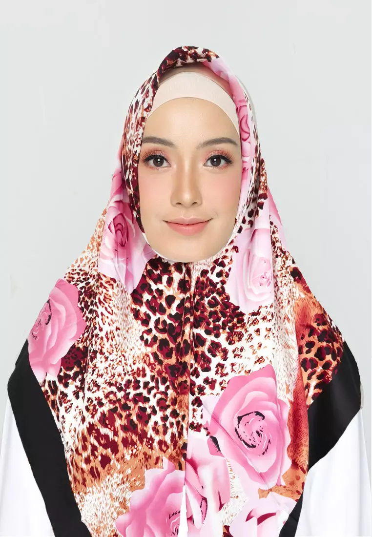 Leopard & Roses Hijab Scarf Segi Empat Kerudung Silky Satin Square Scarf Black & Multi